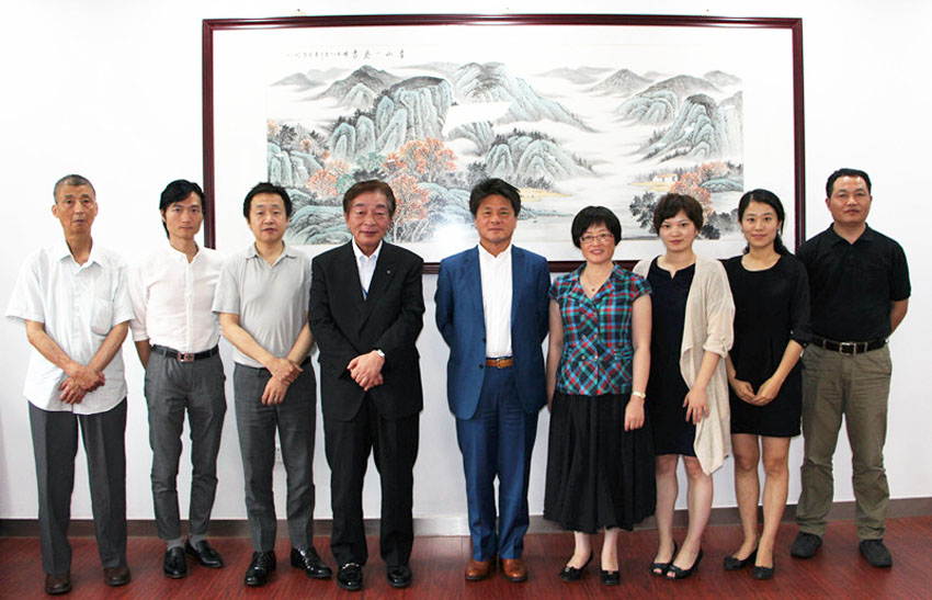 日本医疗法人明寿会理事长福田英寿一行访问我校