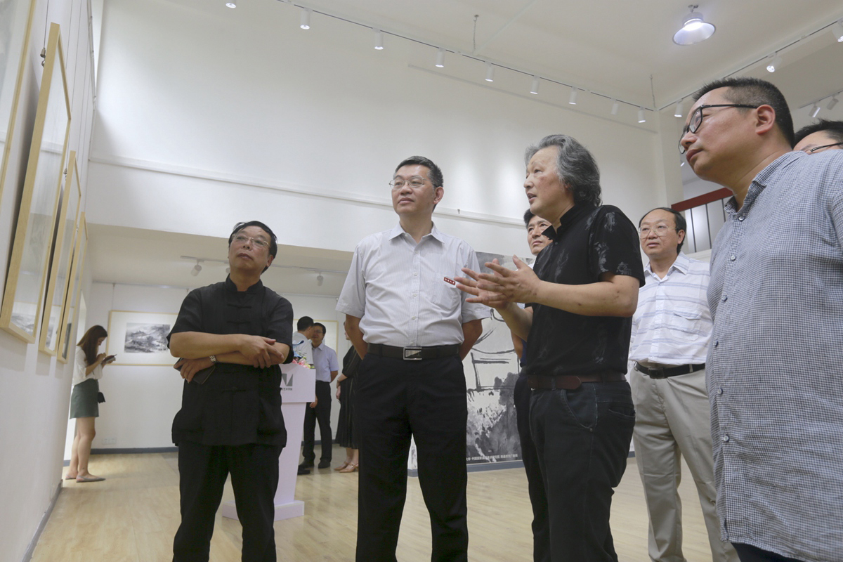 “写生真境”顾平中国画写生作品展在我校开幕